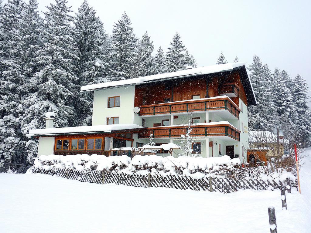 Appartement-Pension Familie Gewessler バート・ミッテルンドルフ エクステリア 写真