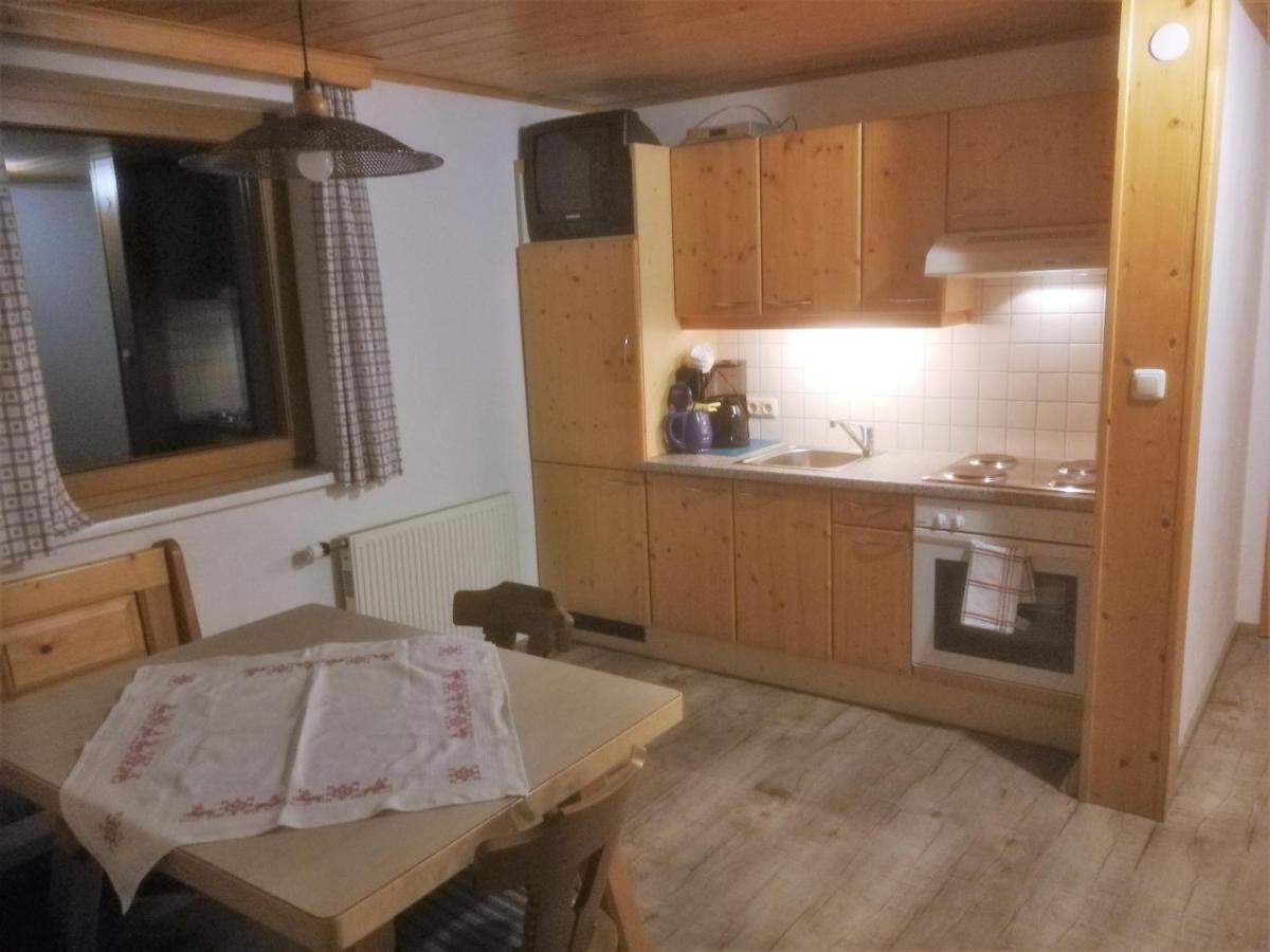 Appartement-Pension Familie Gewessler バート・ミッテルンドルフ エクステリア 写真