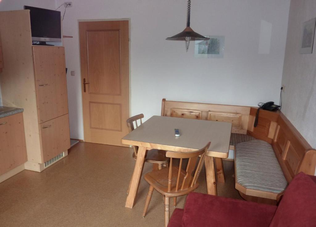 Appartement-Pension Familie Gewessler バート・ミッテルンドルフ エクステリア 写真